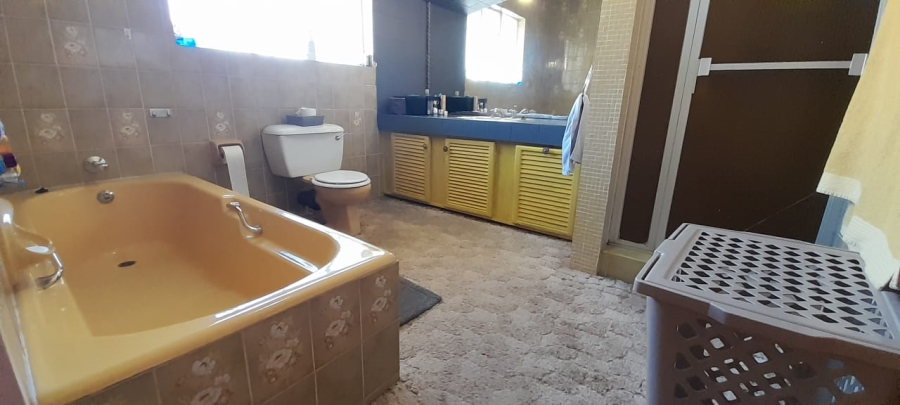 10 Bedroom Property for Sale in Klerksdorp Rural North West